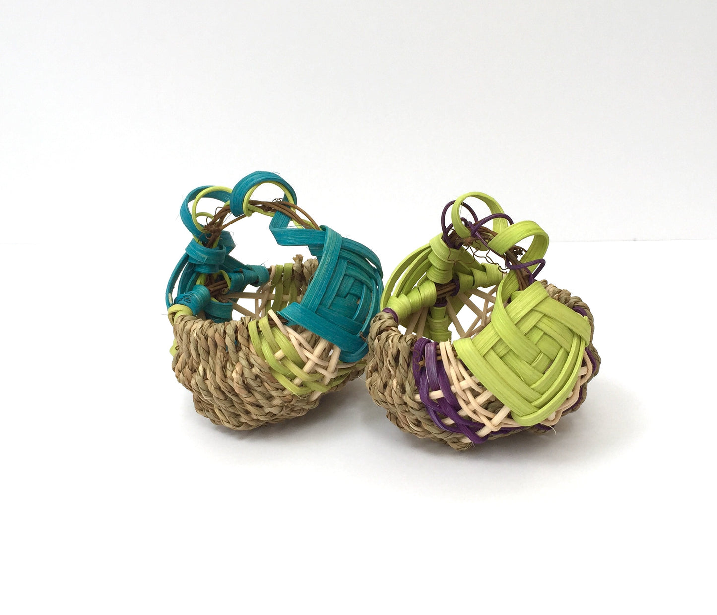 Petit Grapevine Handle Basket